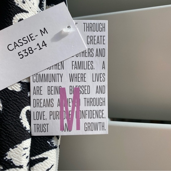 NWT LuLaRoe Cassie Midi Skirt - Picture 2 of 9